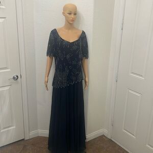 JKara Woman’s Dress Sz 16 Navy Sweatheart Neckline Beaded Butterfly Sleeve Maxi
